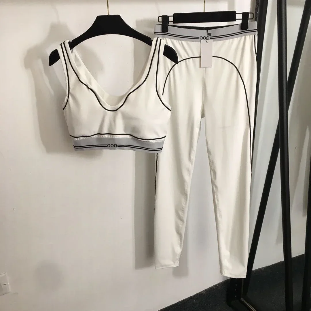 Tanktop und Hose Zweiteiliges  – Yoga Fitness Stretching Bewertung und Preis